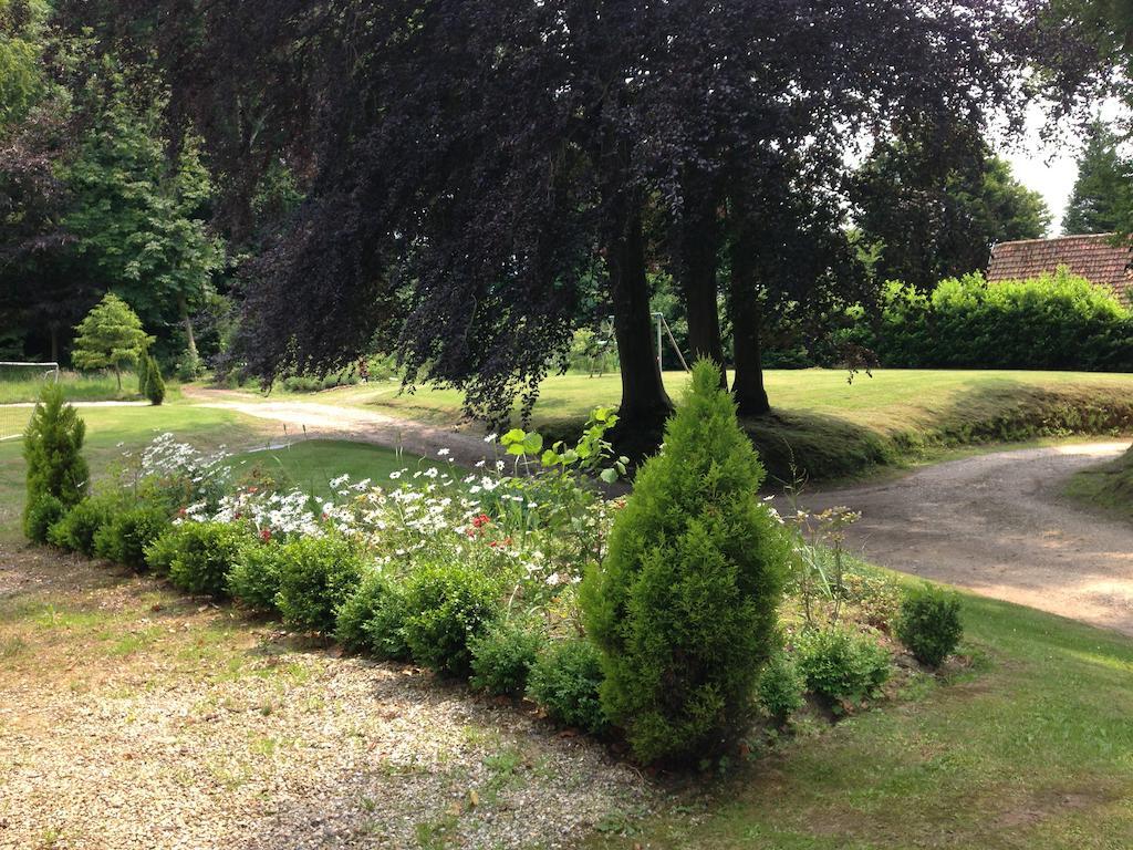 Le Chateau De Greges Exterior photo